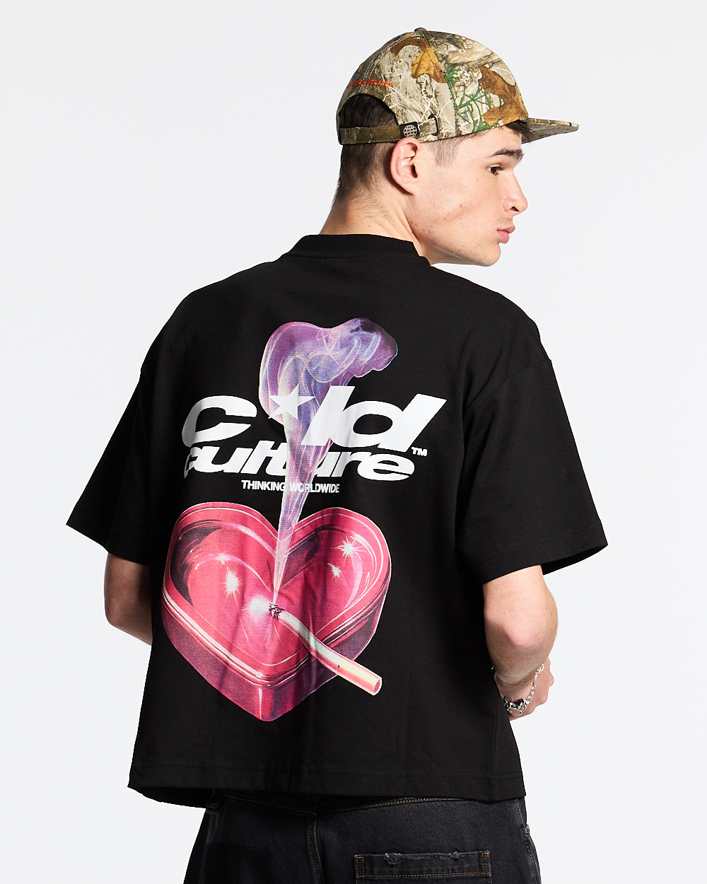CAMISETA CENICERO CORAZÓN NEGRA