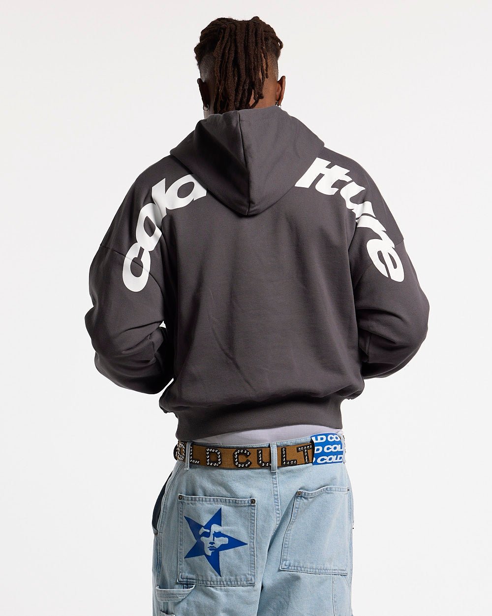 SUDADERA CON CAPUCHA CURVA GRIS GRUESO