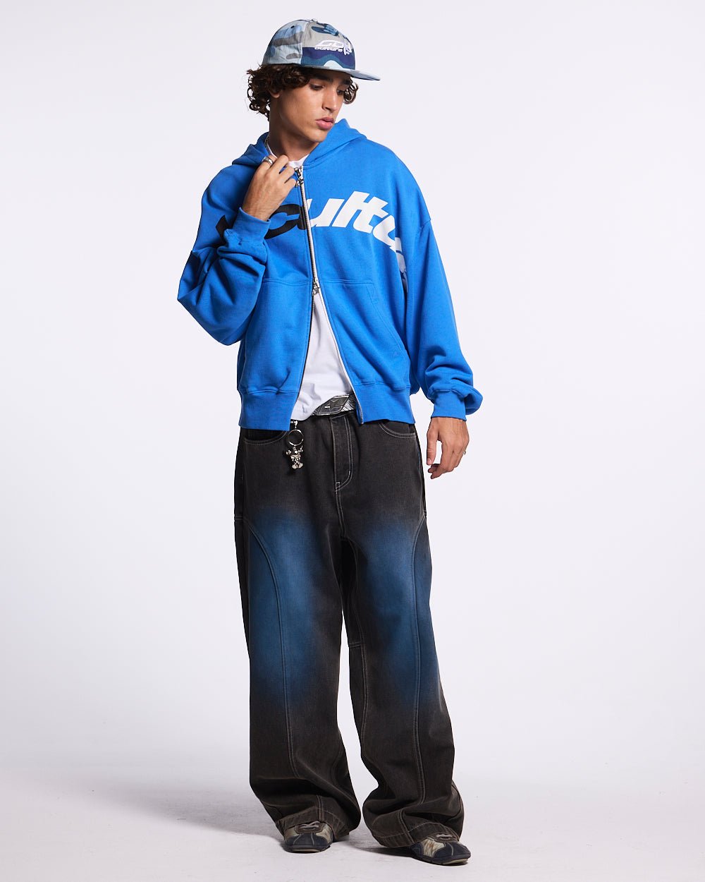 SUDADERA CON CAPUCHA Y CREMALLERA DRIVEN AZUL