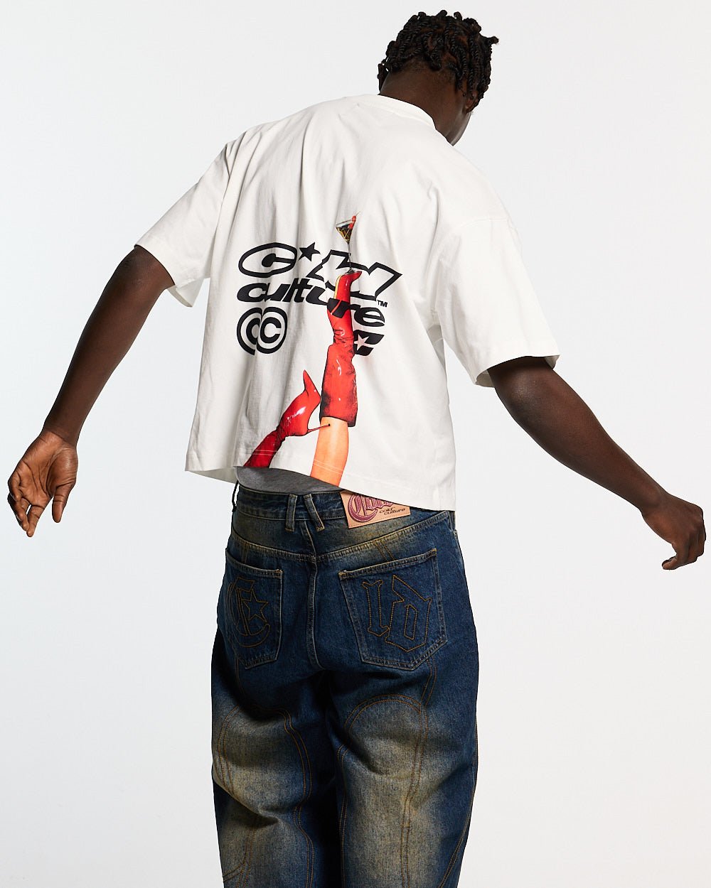 JURO QUE ES CAMISETA BLANCA