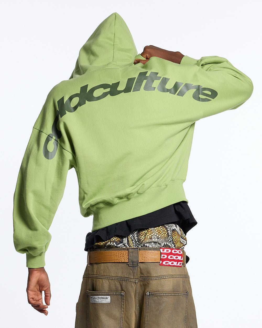 SUDADERA CON CAPUCHA Y CREMALLERA CURVA VERDE