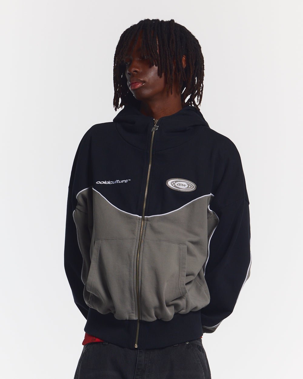 SUDADERA CON CAPUCHA Y CREMALLERA SIN RIESGO NEGRA