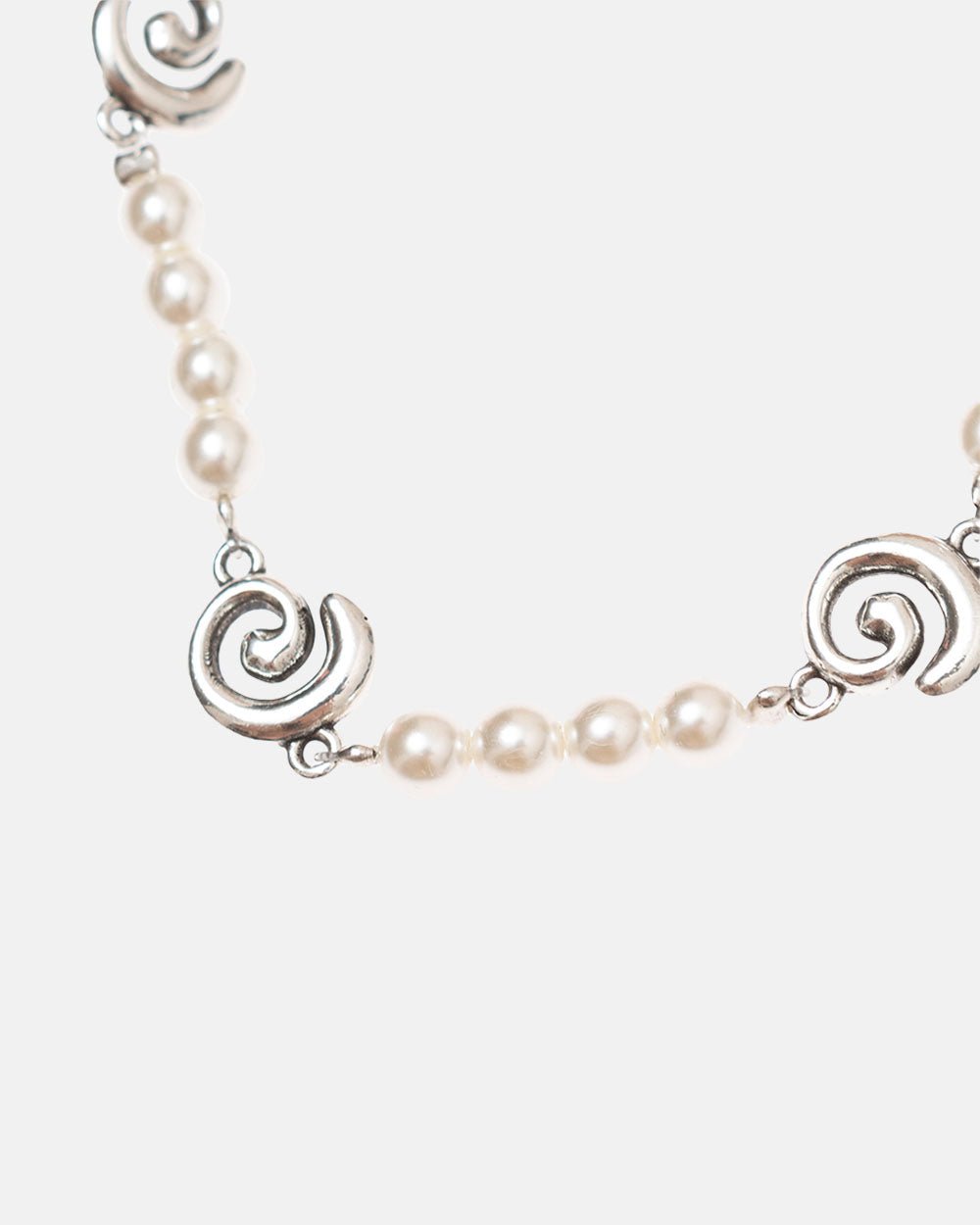 PEARL AND SPIRAL NECKLACE