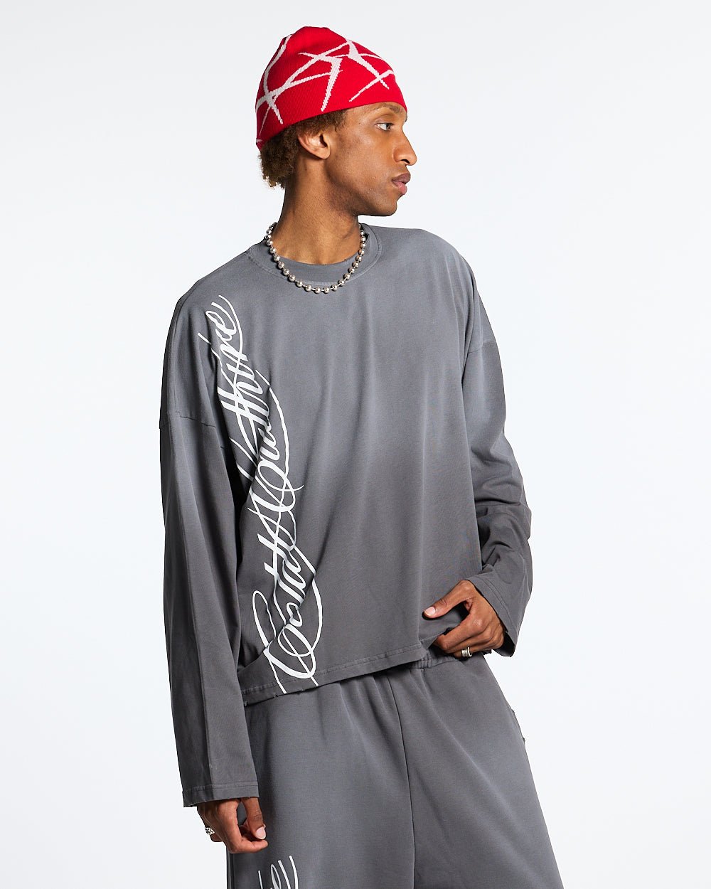 SCRIPT LONGSLEEVE TEE ANTRACITE GREY