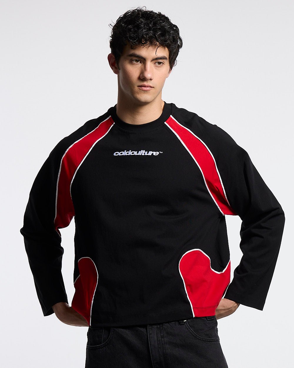 SLIDER LONGSLEEVE TEE BLACK & RED