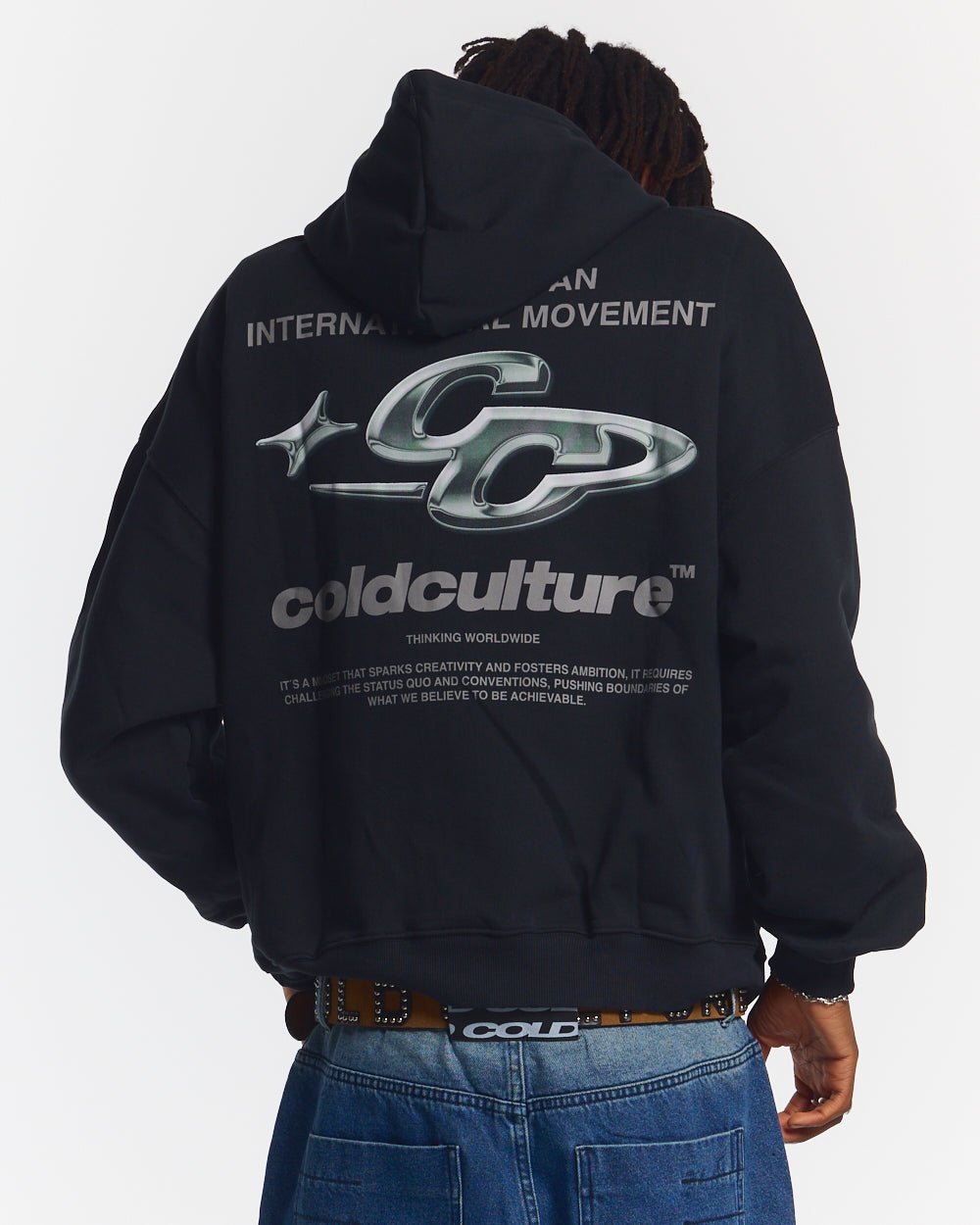SUDADERA CON CAPUCHA NEGRA BRILLANTE