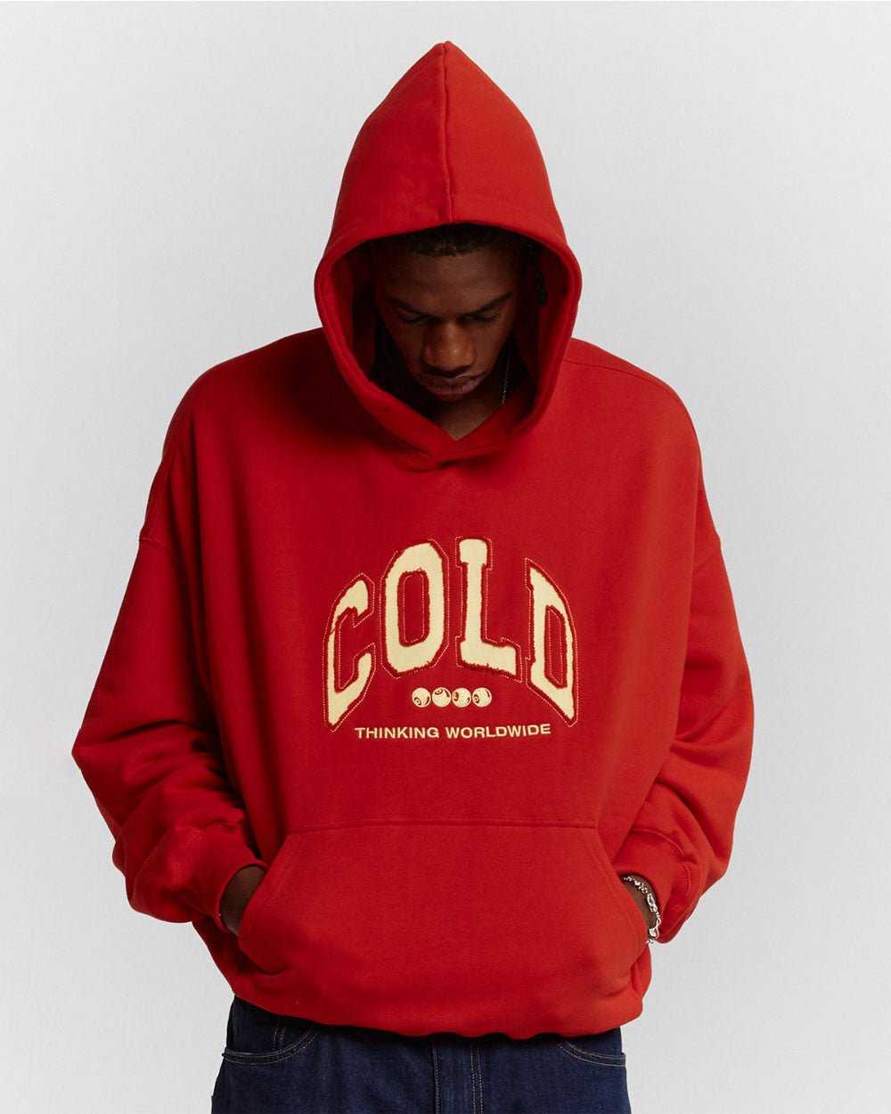 SUDADERA UNIVERSITARIA CON CAPUCHA ASTORATH ROJA